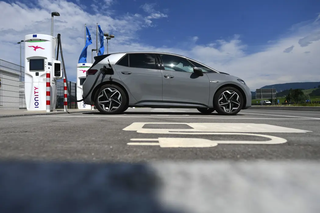 image is BloomburgMedia_R32EH5T1UM0W01_24-11-2021_11-10-22_637733088000000000.jpg