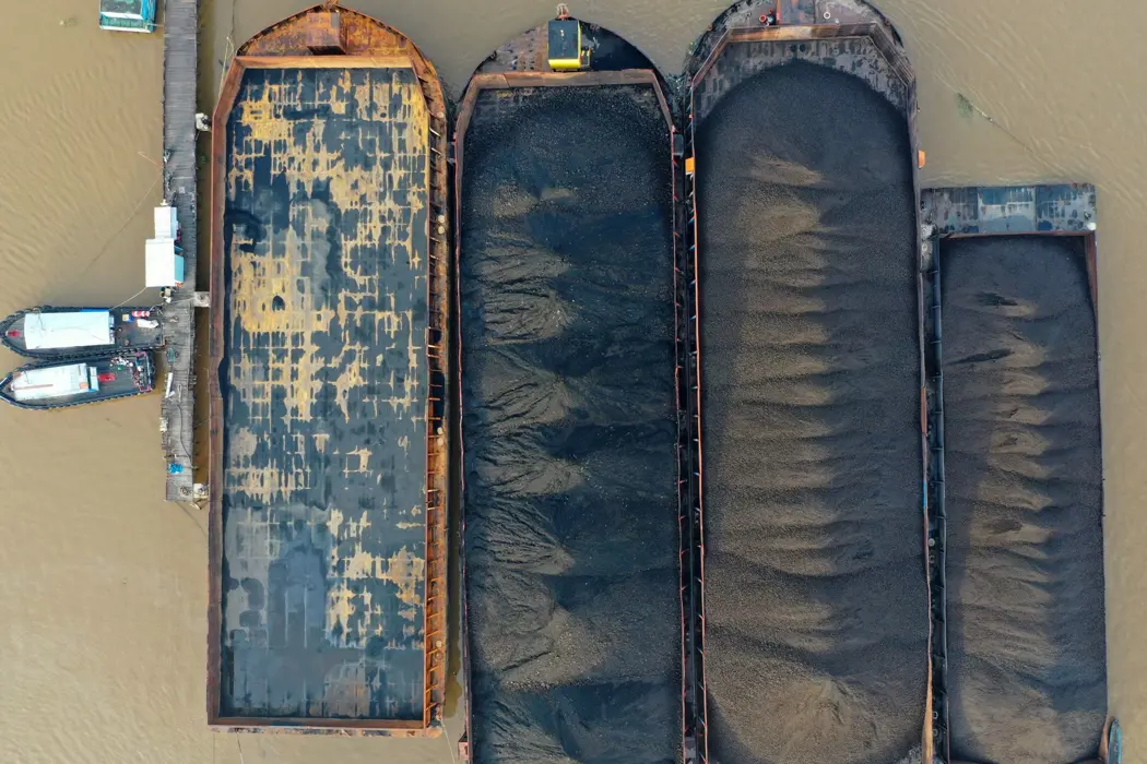 image is BloomburgMedia_R2DS9ZT0AFB401_15-11-2021_08-00-02_637725312000000000.jpg