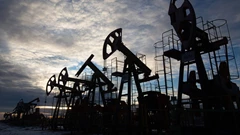 Oil Declines With Gaza Peace Plan and US Inventories in Focus BloomburgMedia_T3U5ESGPQQ6S00_09-10-2025_05-00-31_638955648000000000.jpg