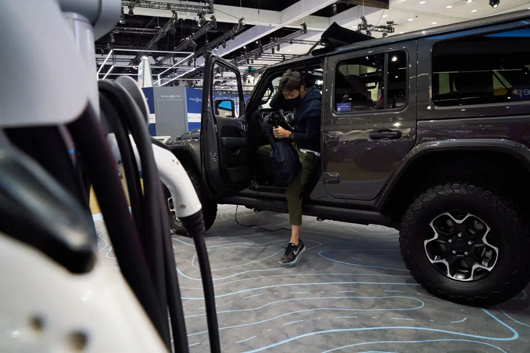 Stellantis Limits Gasoline-Car Sales Over California Rules