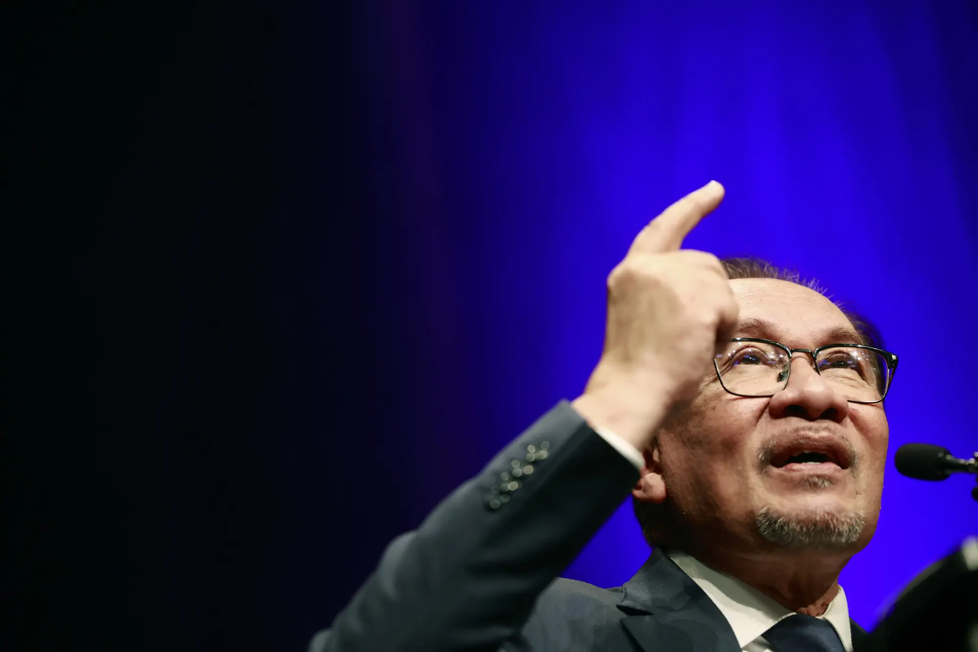 马来西亚执政联盟在燃料补贴削减中输掉补选