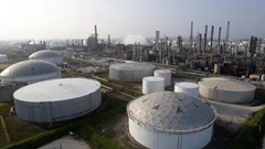 Oil Steadies With Focus on Canada Wildfires, US Crude Stockpiles BloomburgMedia_SX9PRLT0G1KW00_04-06-2025_05-00-29_638845920000000000.jpg