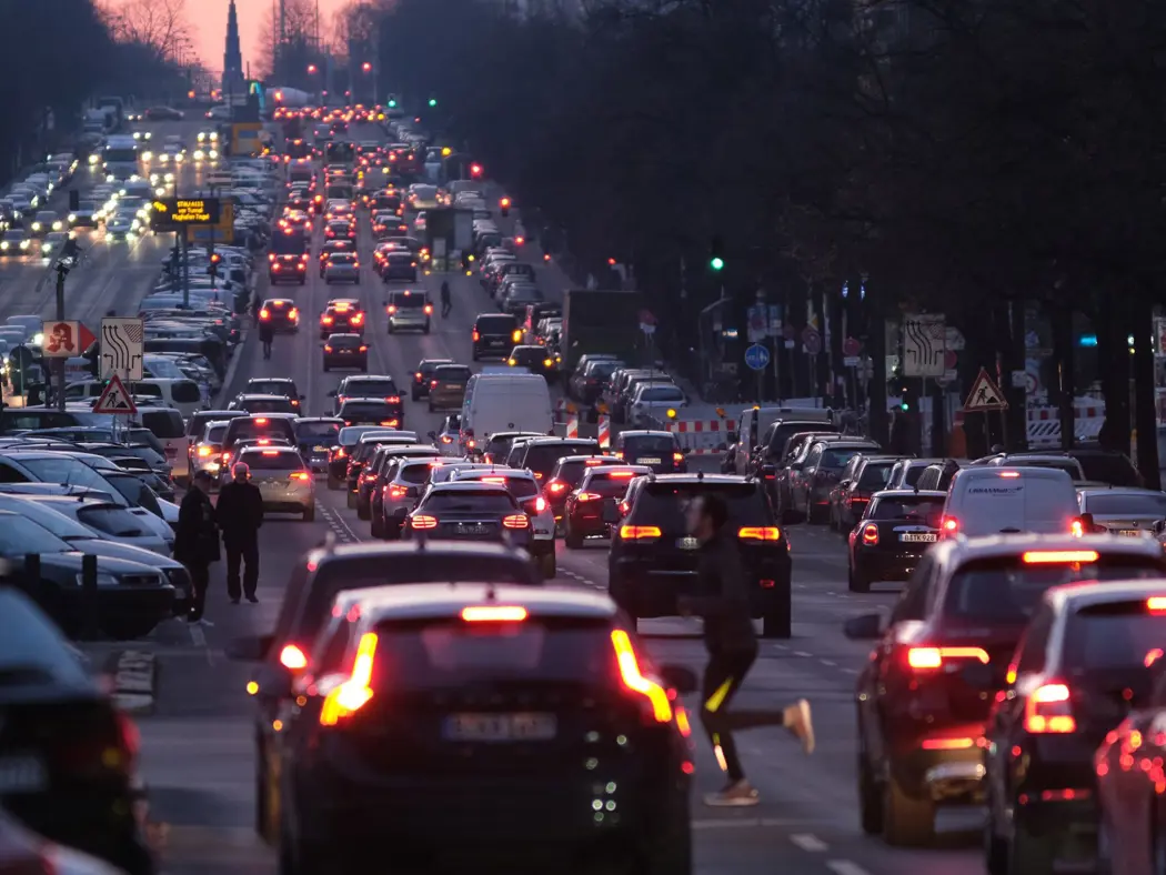 image is BloomburgMedia_R5JEG6T0G1KW01_11-01-2022_20-31-57_637774560000000000.jpg