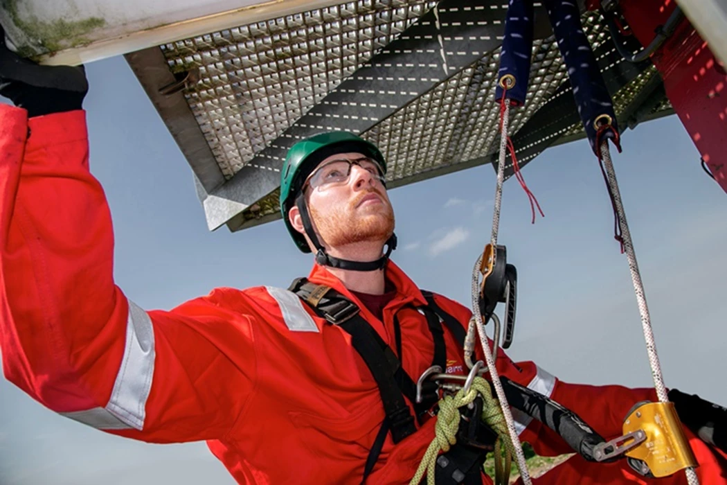 Sparrows achieves UKAS accreditation for global inspection services sparrows-inspector-carrying-out-visual-inspection-web-15753