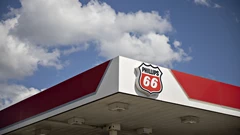 Phillips 66 Considers Buying US LNG, Hires Staff in New Push BloomburgMedia_T2DU6OGP9VCZ00_11-09-2025_15-00-17_638931456000000000.jpg