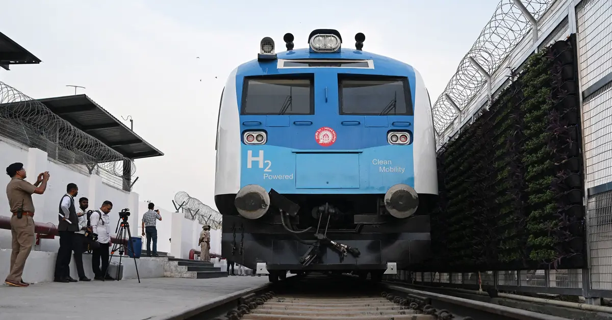 India Debuts Hydrogen Train, Signaling Shift to Clean Transport