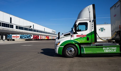 Biden Delivers Road Map to Electrify Long-Haul Trucking Routes BloomburgMedia_SA8SGQT1UM0W00_13-03-2024_08-00-11_638458848000000000.jpg