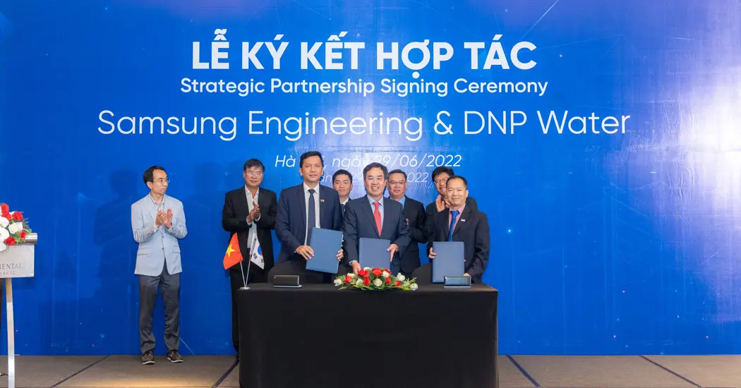 image is ATT #1 Picture Of Signing Ceremony With Contract New
