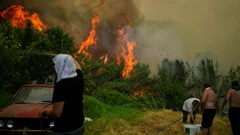 Thousands Flee Wildfires Across Greece as Heat Withers Crops BloomburgMedia_T0X4VZGP9VD400_18-08-2025_15-00-26_638910720000000000.jpg