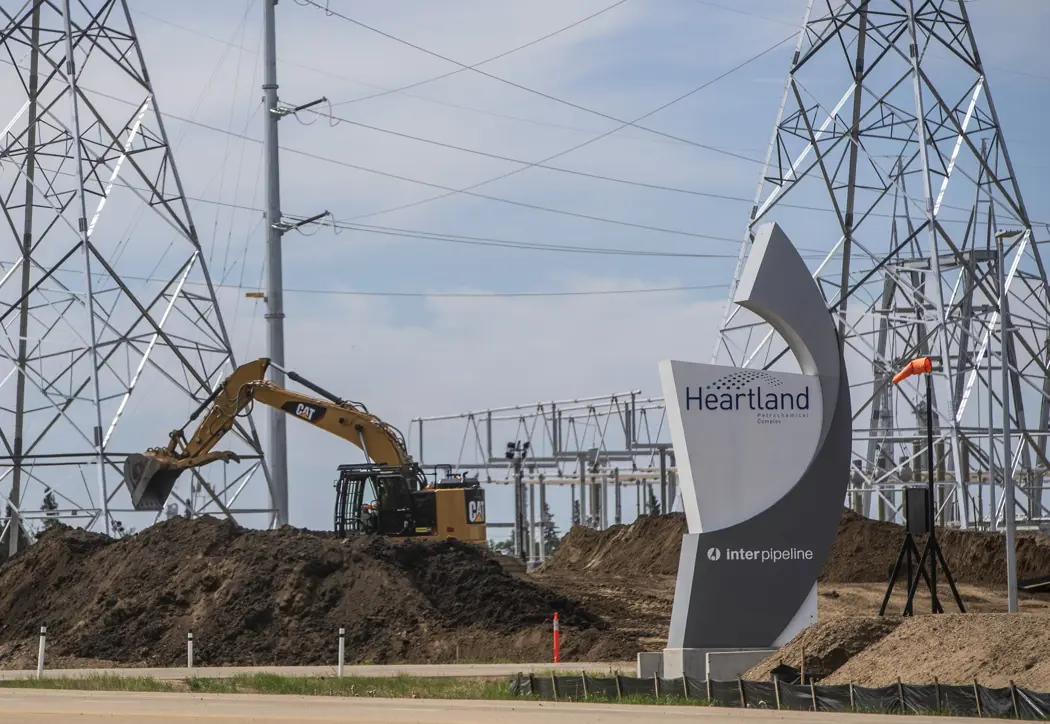 image is news about crude oil for Energy Connects