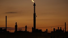 Oman Said to Consider Selling Stake in $8 Billion Gas Fields BloomburgMedia_SVUBPADWRGG000_11-05-2025_16-00-07_638825184000000000.jpg
