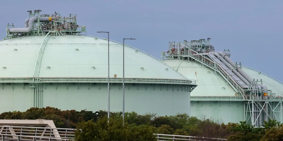 Inpex Signs Preliminary Supply Deals for Indonesian LNG Project