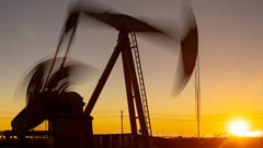 Oil Rises as Solid US Jobs Data Pushes Algos to Drop Short Bets BloomburgMedia_SXDGS8T0AFB400_09-06-2025_05-58-24_638850240000000000.jpg
