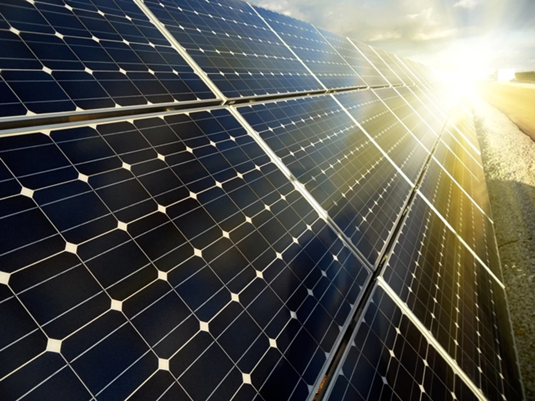 OMV and VERBUND start up Austria’s largest solar plant solar-power-panel-web-14297