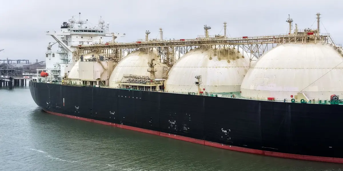 Vietnam Buys More LNG as Temperatures Set to Rise Above Average