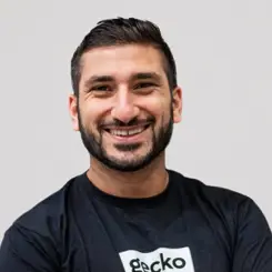 Jake Loosararian Headshot 1 E1722352111193