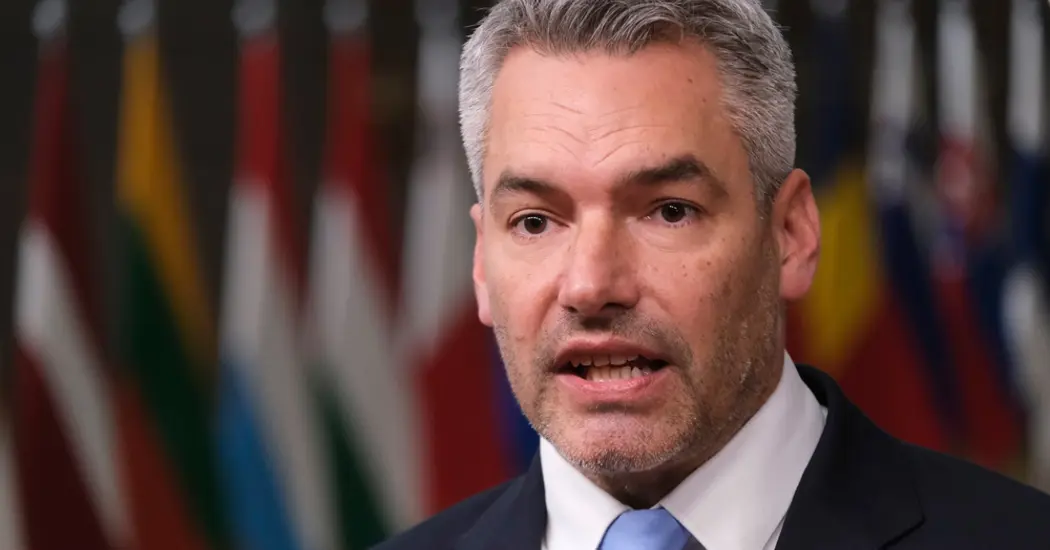 image is Karl Nehammer