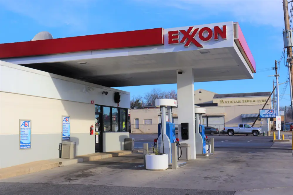 Exxon to reduce production at Baton Rouge, Louisiana
